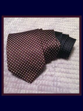 Tommy Hilfiger Micro-Geometric Pindot Necktie - Burgundy / Navy Men's Tie